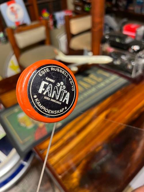 GENUINE RUSSELL YO-YO - FANTA CHAMPIONSHIP - BILINGUAL  - RARE !!!!