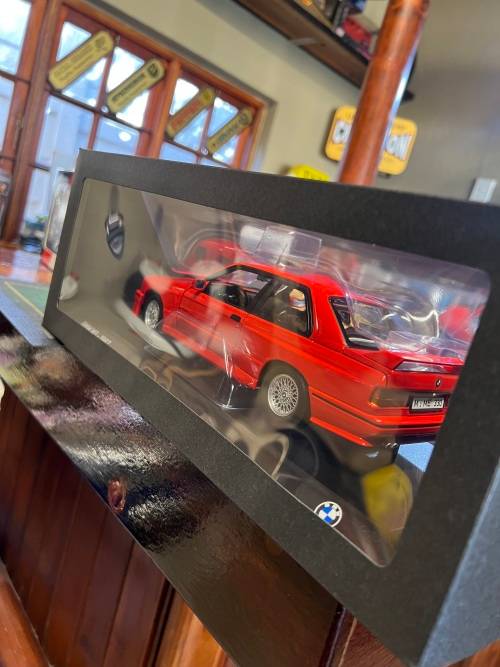 BMW E30 M3 1987 - Minichamps 1/18 scale - Bmw Dealer edition -Brand New