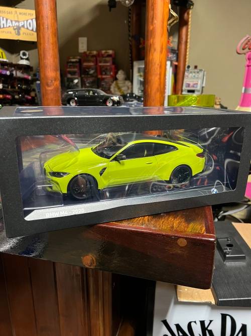 BMW M4 2020 - 1/18 scale MINICHAMPS BMW Dealer Edition - BRAND NEW !!!