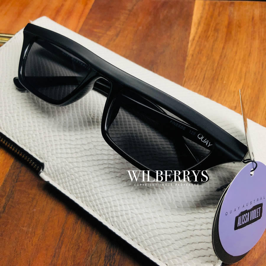 Must see!! QUAY Women's J'LO Jennifer Lopez FINESS Sunglasses **AUTHENTIC BRAND NEW