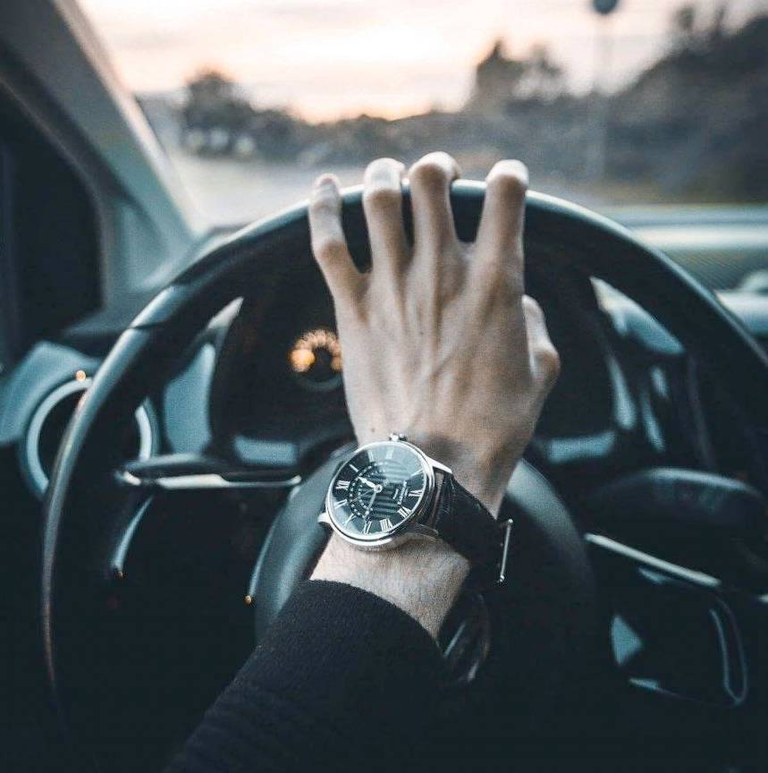 Retail: R8,200.00 Thomas Earnshaw British Grande Date Leather Watch GENUINE, BRAND NEW