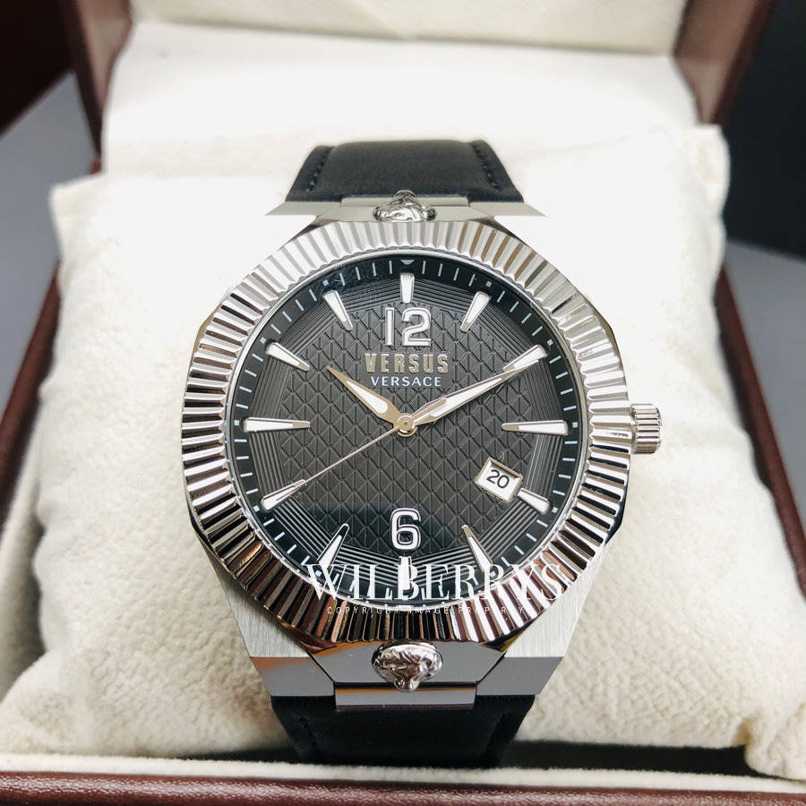 **Retail: R10,000.00*** VERSACE Men's Versus Chicago Surgical Steel Watch BRAND NEW IN BOX