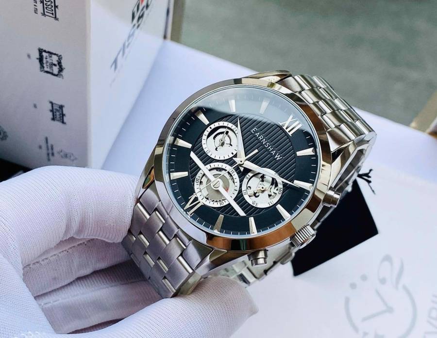 ***absolute beauty** rrp: R7,999.00 EARNSHAW Men's NEAT MOSS CHRONOGRAPH 43mm LIMITED EDITION WATCH