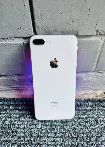 Apple iPhone 8 Plus 64GB Silver. Like New Condition