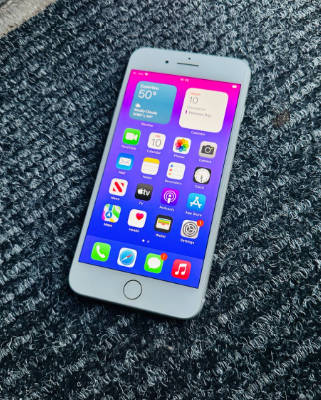 Apple iPhone 8 Plus 64GB Silver. Like New Condition