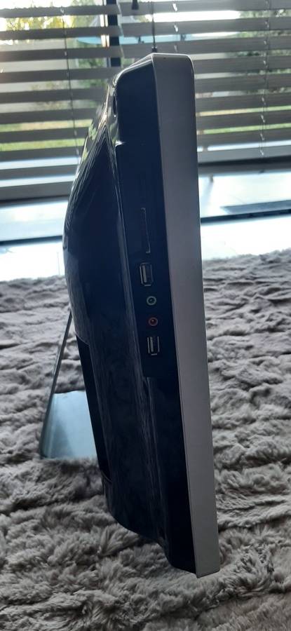 i5 6th gen Mecer Xhibitor Proficient 23.8 Full HD, 500gb HHD, 4gb Ram, USB3.0, HDMI, DVD, Windows10