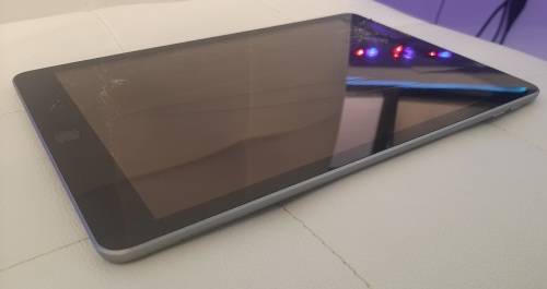 Apple iPad (6th gen) A1974 128gb WiFi + Cellular (For Spares)