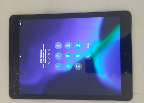 Apple iPad (6th gen) A1974 128gb WiFi + Cellular (For Spares)