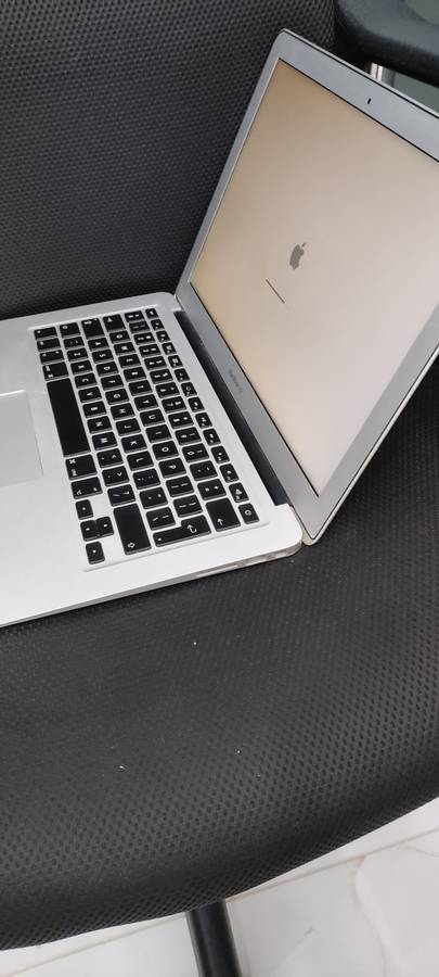 i7 Macbook Air 2011 , 13` display, 4gb Ram, 256gb SSD, macOS High Sierra