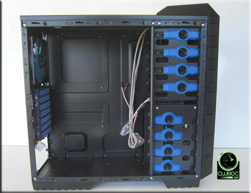 Raidmax Altas - inside