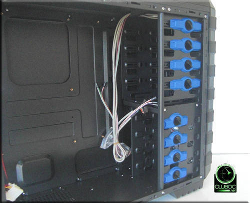 Raidmax Altas - drivebays