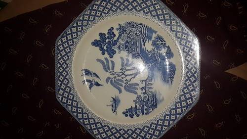 Alfred Meakin Octagonal Dinner Plate in blue & white "Willow" pattern.