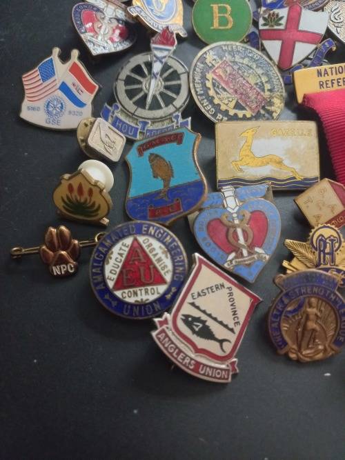 Vintage lot of badges. 48 badges for one bid. Bargain lot.