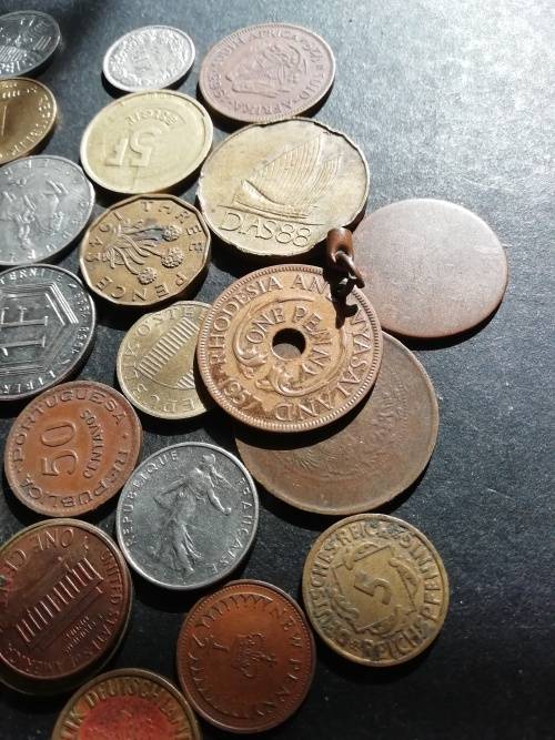 Mixed international coins. 47 Coins