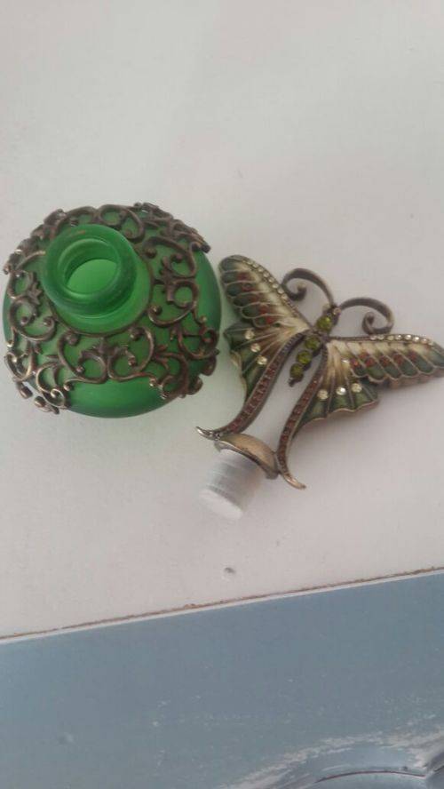EXQUISITE BUTTERFLY PERFUME BOTTLE