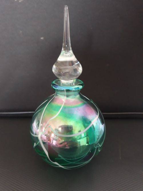 HAVE YOU EVER SEEN SOMETHING AS BEAUTIFUL AS THIS PERFUME BOTTLE?