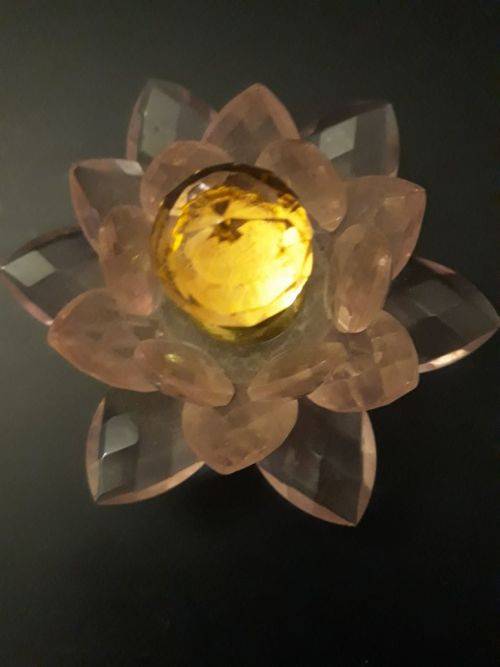 EXCEPTIONALLY BEAUTIFUL CUT GLASS ROSE PERFUME BOTTLE.
