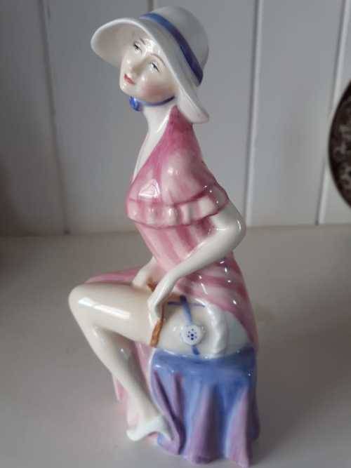 OUR ROYAL DOULTON LADY "HARRIET" WAS MODELLED BY DOUGLAS V POULTA