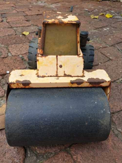 LARGE 1970S MIGHTY TONKA ROLLER