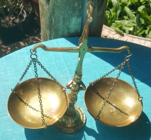 VINTAGE CHERUB BRASS SCALES OF JUSTICE WITH SWING PENDULUM