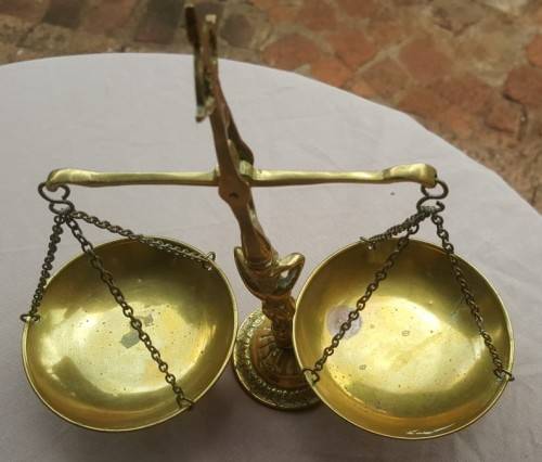 VINTAGE CHERUB BRASS SCALES OF JUSTICE WITH SWING PENDULUM