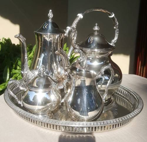 BEAUTIFUL VINTAGE ENGLISH SILVER PLATED COFFEE/TEA SET WITH TRAY