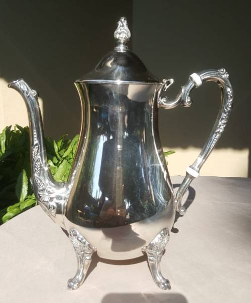 BEAUTIFUL VINTAGE ENGLISH SILVER PLATED COFFEE/TEA SET WITH TRAY