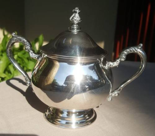 BEAUTIFUL VINTAGE ENGLISH SILVER PLATED COFFEE/TEA SET WITH TRAY