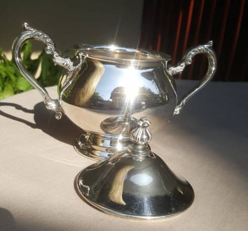 BEAUTIFUL VINTAGE ENGLISH SILVER PLATED COFFEE/TEA SET WITH TRAY