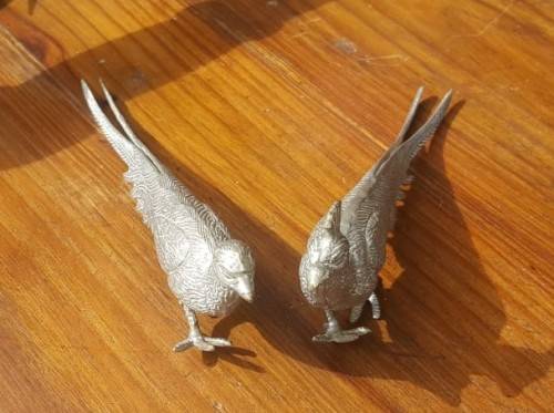 MAGNIFICENT VINTAGE PAIR OF SILVER PLATED PHEASANTS ITALIAN MENU HOLDERS