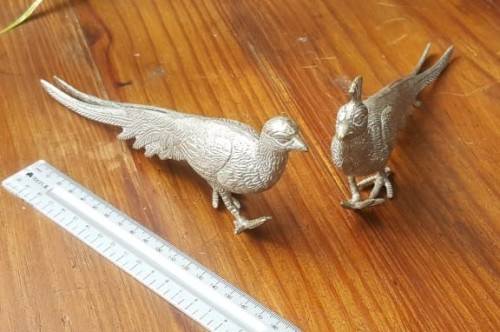 MAGNIFICENT VINTAGE PAIR OF SILVER PLATED PHEASANTS ITALIAN MENU HOLDERS