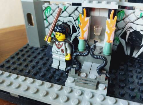 ORIGINAL LEGO HARRY POTTER CHAMBER OF SECRETS (4730) FROM 2002 - ABOUT 85% COMPLETE