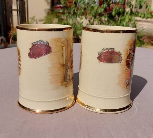 VINTAGE AND SCARSE ROYAL BRADWELL ARTHUR WOOD 3752 ENGLAND OLIVER TWIST MUGS WITH GOLD TRIMS