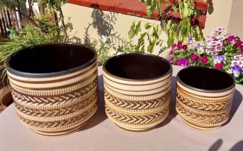 BEAUTIFULL TRIO OF HANDMADE GERMANY CERAMIC POTS  WELL MADE