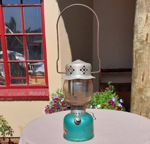 RARE COLEMAN 241G 1967 SINGLE MANTLE PARAFFIN PRESSURE LANTERN SEAFOAM GREEN JUDGED WORKING