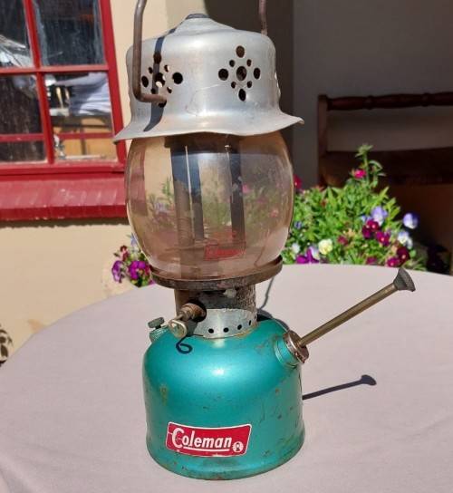 RARE COLEMAN 241G 1967 SINGLE MANTLE PARAFFIN PRESSURE LANTERN SEAFOAM GREEN JUDGED WORKING