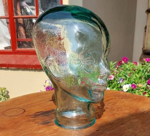 CREEPY LIFE SIZED 28CM HIGH TINTED GREEN GLASS HUMAN MANNEQUIN HEAD  AN UNIQUE ITEM