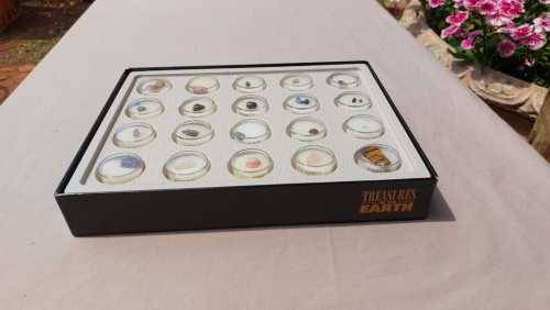 WONDERFUL COLLECTION OF 20 GEMSTONE (AND ALL PRECIOUS GEMSTONES) SPECIMENS IN PERSPEX BOXES