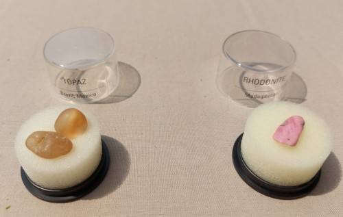 WONDERFUL COLLECTION OF 20 GEMSTONE (AND ALL PRECIOUS GEMSTONES) SPECIMENS IN PERSPEX BOXES