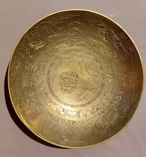 LARGE (38CM DIAMETER) VINTAGE CHINESE HEAVY BRASS DRAGON HAND ENGRAVED MOTIF BOWL