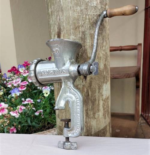 ANTIQUE 1920S KEYSTONE NO 50 MEAT GRINDER OR MEAT MINCER