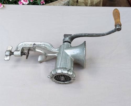 ANTIQUE 1920S KEYSTONE NO 50 MEAT GRINDER OR MEAT MINCER