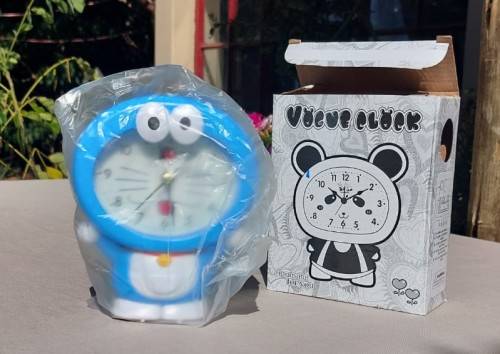 CUTE DORAEMON (CHILDRENS CARTOON CHARACTER) ALARM CLOCK SILENT (NO TICKING) PLASTIC BLUE