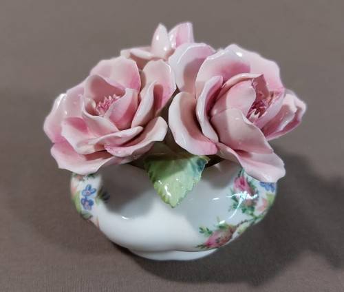 ROYAL ALBERT 1960S MOSS ROSE PATTERN FLOWER CABINET ORNAMENT