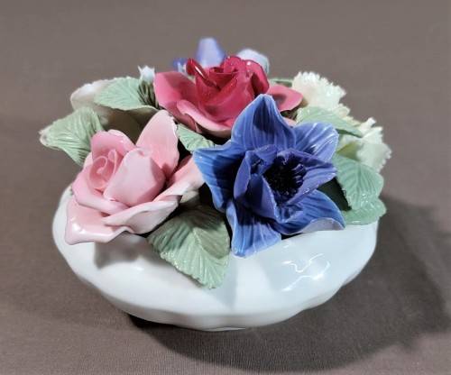PRETTY COALPORT BONE CHINA FLOWER VASE