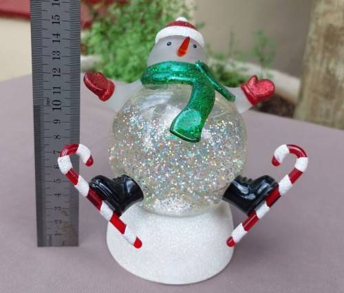 CHANGING COLOUR SANTA SNOWMAN GLOBE