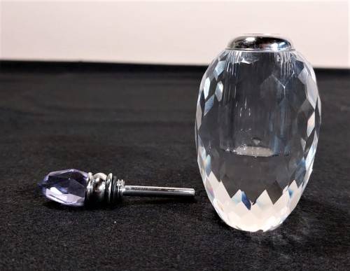 VINTAGE CHRYSTAL GLASS PERFUME BOTTLE WITH PURPLE COLOURED FACETTED STOPPER