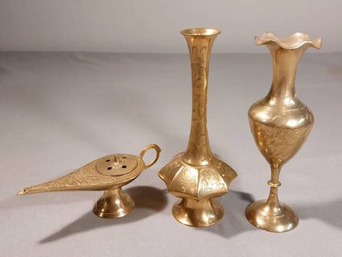 BRASS ALADDIN GENIE LAMP AND TWO BRASS VASES