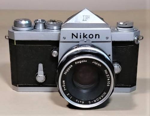 NIKON F 1963 SLR CAMERA (SERIAL 6524881) WITH NIKKOR-S AUTO 50MM LENS (SERIAL 574106) WORKING!