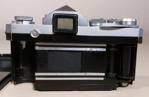 NIKON F 1963 SLR CAMERA (SERIAL 6524881) WITH NIKKOR-S AUTO 50MM LENS (SERIAL 574106) WORKING!